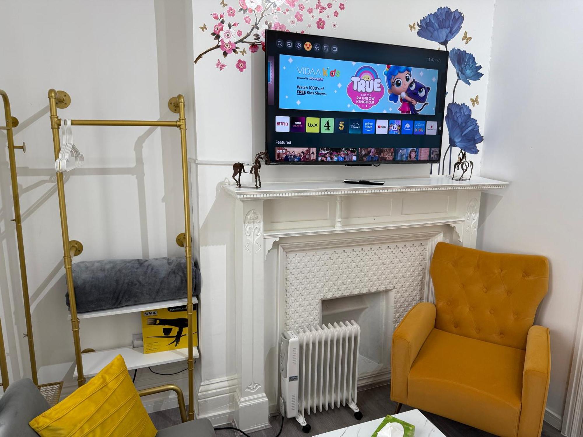 Luxury In Victoria, 7 Minutes Walk To Victoria Station, 6 Alloggio in famiglia *